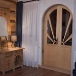Stare Izby Sauna&jacuzzi * Poronin
