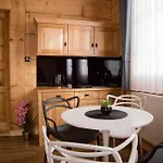 Stare Izby Sauna&jacuzzi Daire *